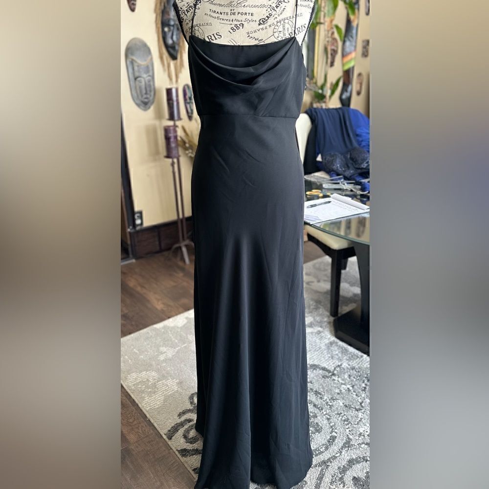 Michelangelo Beautiful long black evening dress lining all the way down.size 6